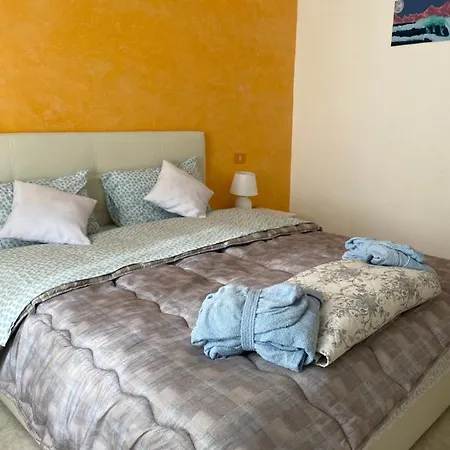 La Casa Del Giglio Guest house Albenga