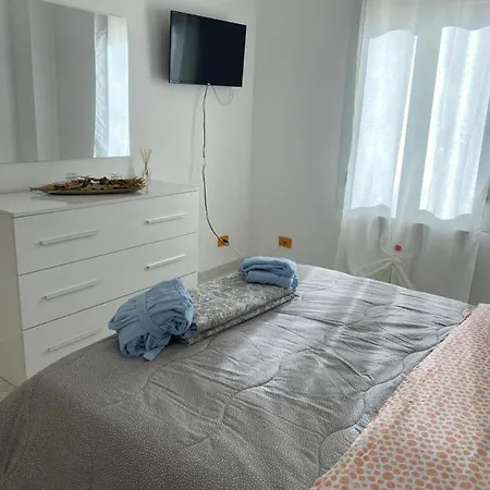 招待所 La Casa Del Giglio 阿尔本加