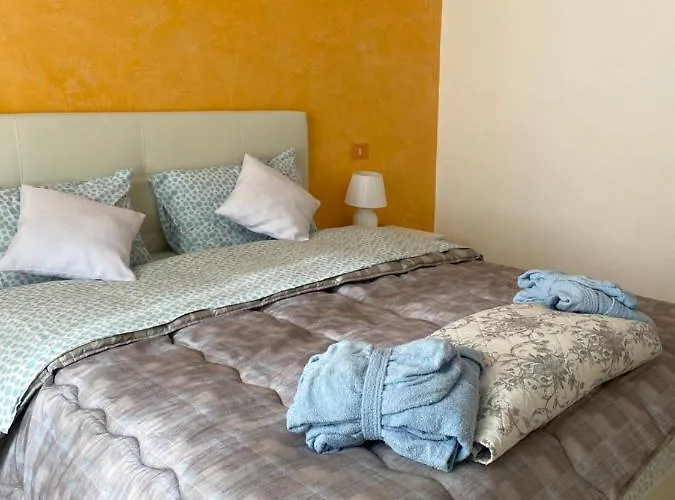 La Casa Del Giglio Гостевой дом Альбенга